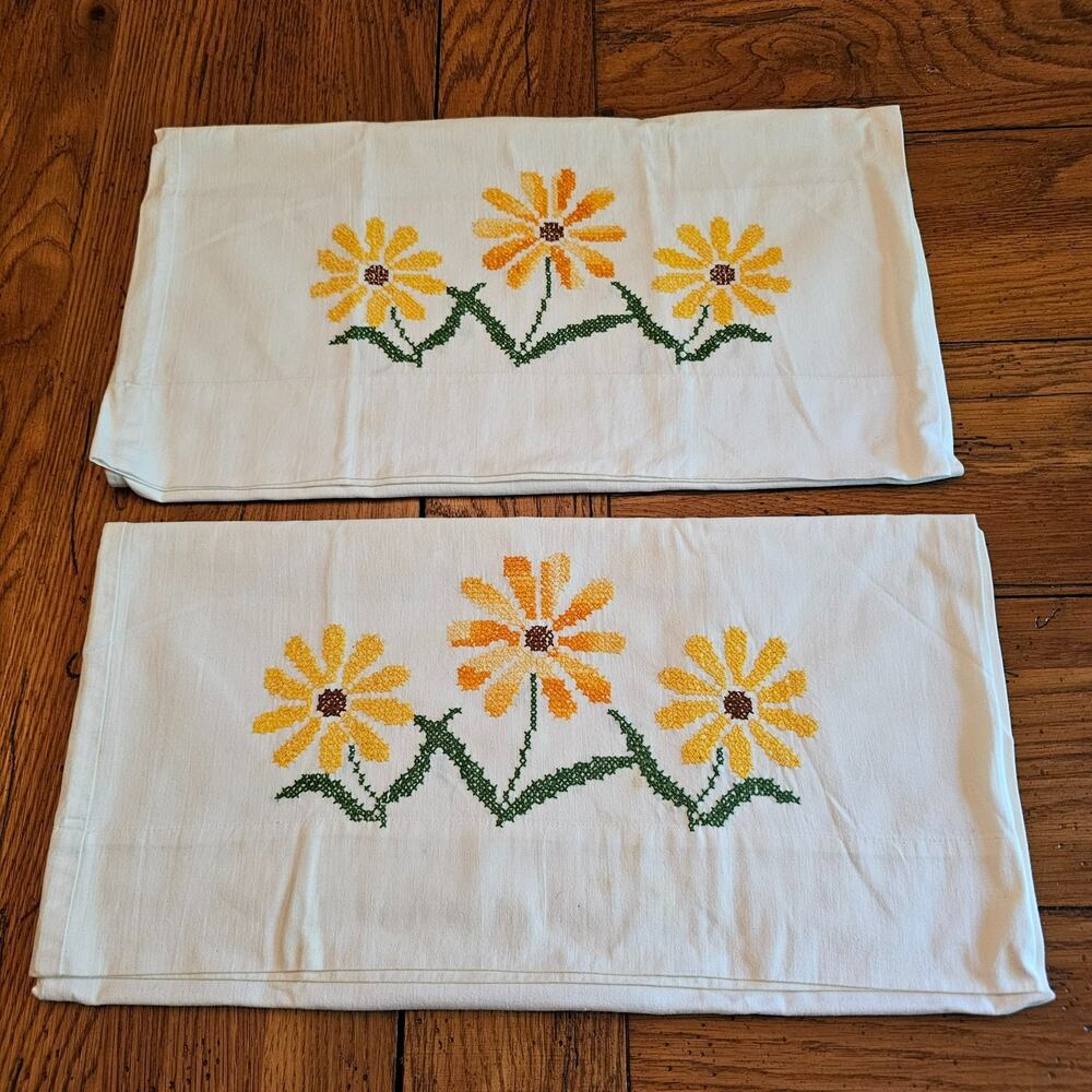 VTG Sunflower Embroidered Pillowcase Set Cotton Pair Cottagecore Floral